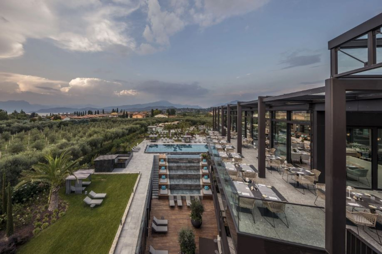 Doprovod pro našeho nového zahraničního klienta hledáme doprovod nutná hovorová AJ, do Itálie - Lago di Garda ,  od 21.6.2025 od 30.6.2025 -  velmi motivační honorář za doprovod!