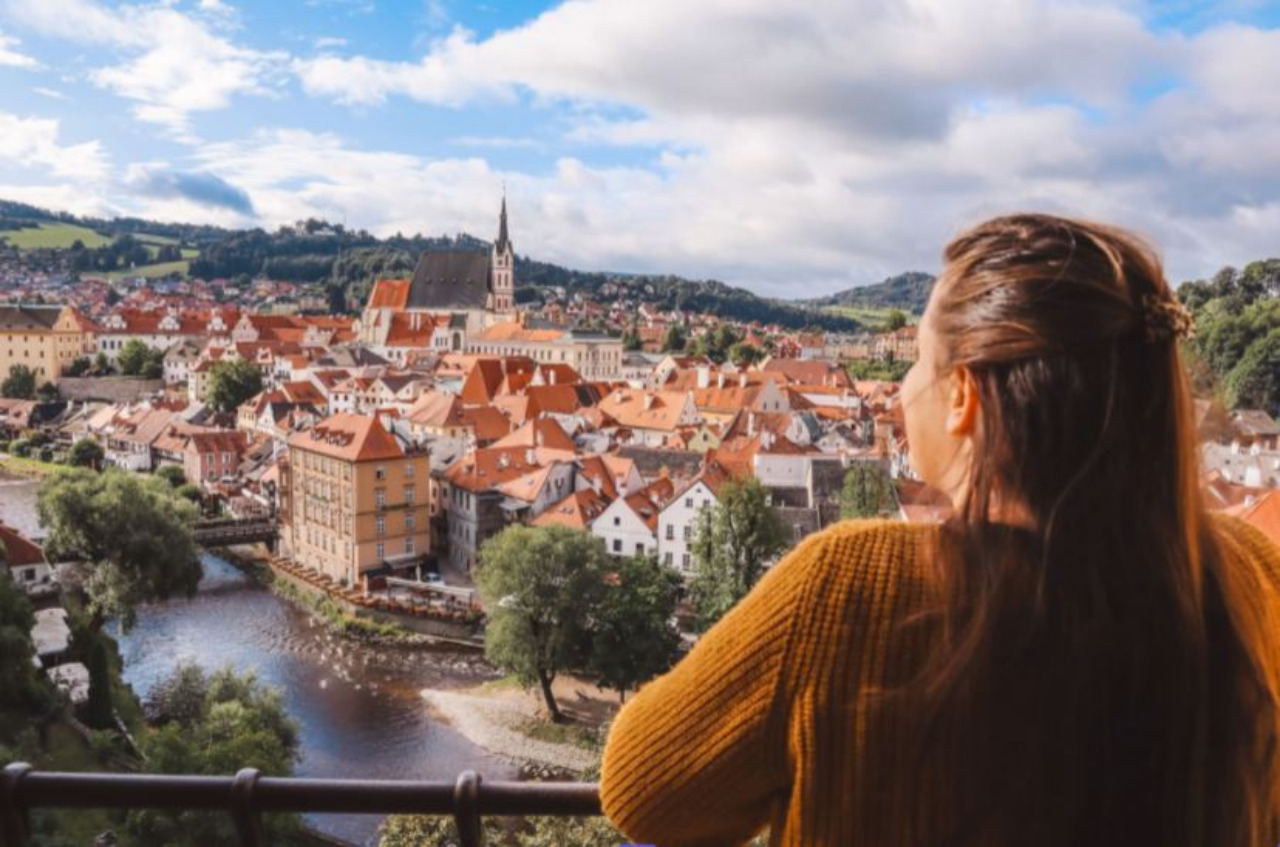 Doprovod pro našeho nového zahraničního  klienta - hledáme doprovod v Praze a cestovaní po ČR,  od 16.8.2025 do  21.8.2025 klient nabízí velmi motivační honorář jedná se o cizince!!! Nutná AJ!!