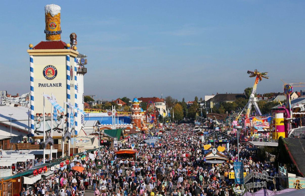 Doprovod - na Oktoberfest  NJ / AJ (výhodou i  NJ+AJ)  pro našeho dalšího nového zahraničního klienta,  hledáme doprovod na luxusní víkendový trip do Německa  na Oktoberfest na  v termínu 25.9.2025 -28.9.2025