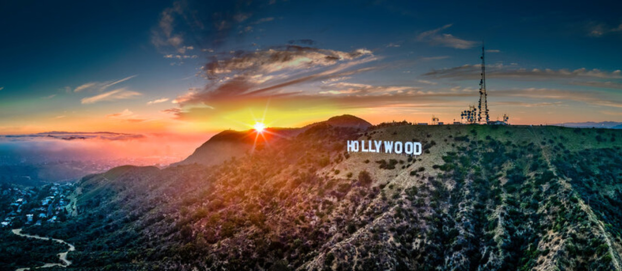 Doprovod pro našeho dalšího nového klienta CIZINCE- (nutná komunikativní AJ), hledáme doprovod  do Hollywood- USA -pouze pro ty dívky co mají platné jestě ESTA, nebo projdou prověrkou imigračního.  Srpen - Hollywood - USA