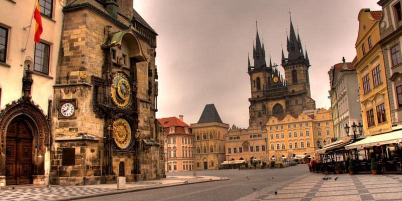 Doprovod klienta hledáme doprovod od 14.07.2026 - 20.07.2026 v Praze - Nutná dobrá AJ!! Klient je CIZINEC! 