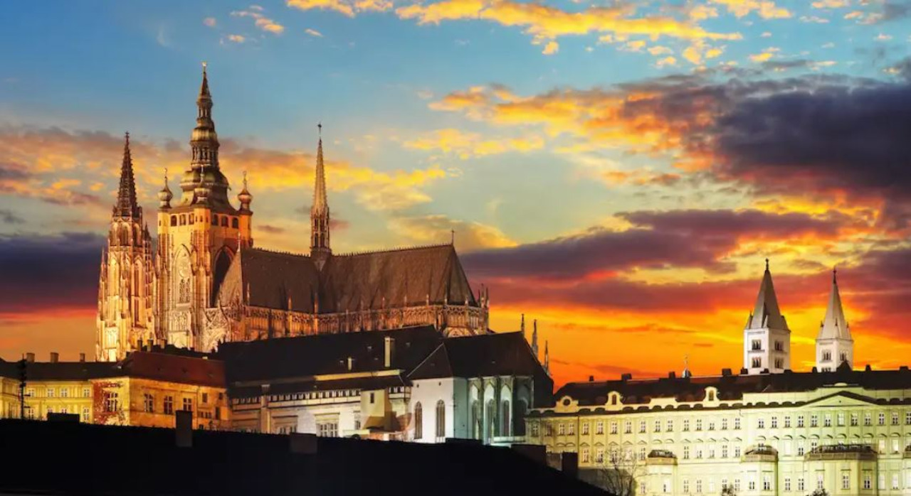 Doprovod  pro dalšího nového klienta - hledáme doprovod v Praze - Nutná dobrá AJ!! Klient je CIZINEC!
