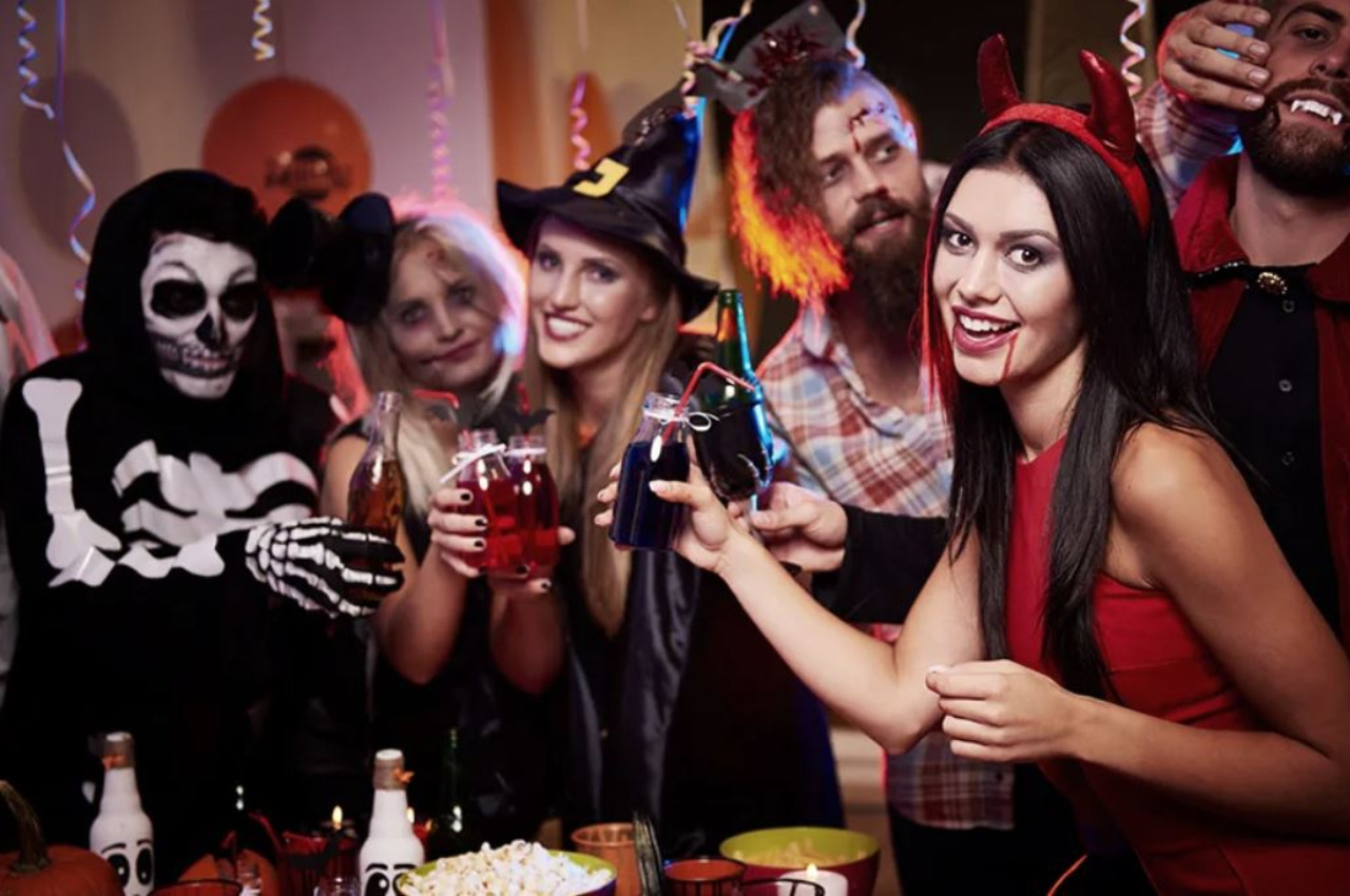 Doprovod pro našeho klienta Čech hledáme doprovod na  V.I.P. Halloween párty 30.10.2026 od 21:00